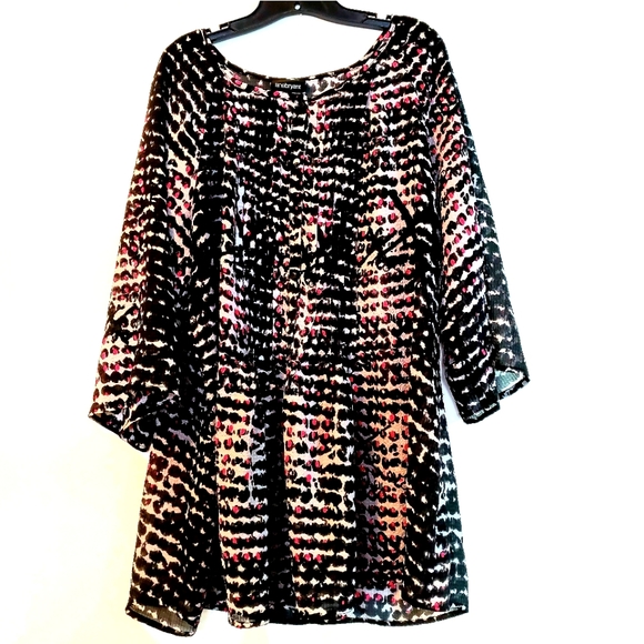 Lane Bryant Tops - 18/20 Lane Bryant Black & Gray Pintuck Tunic Top